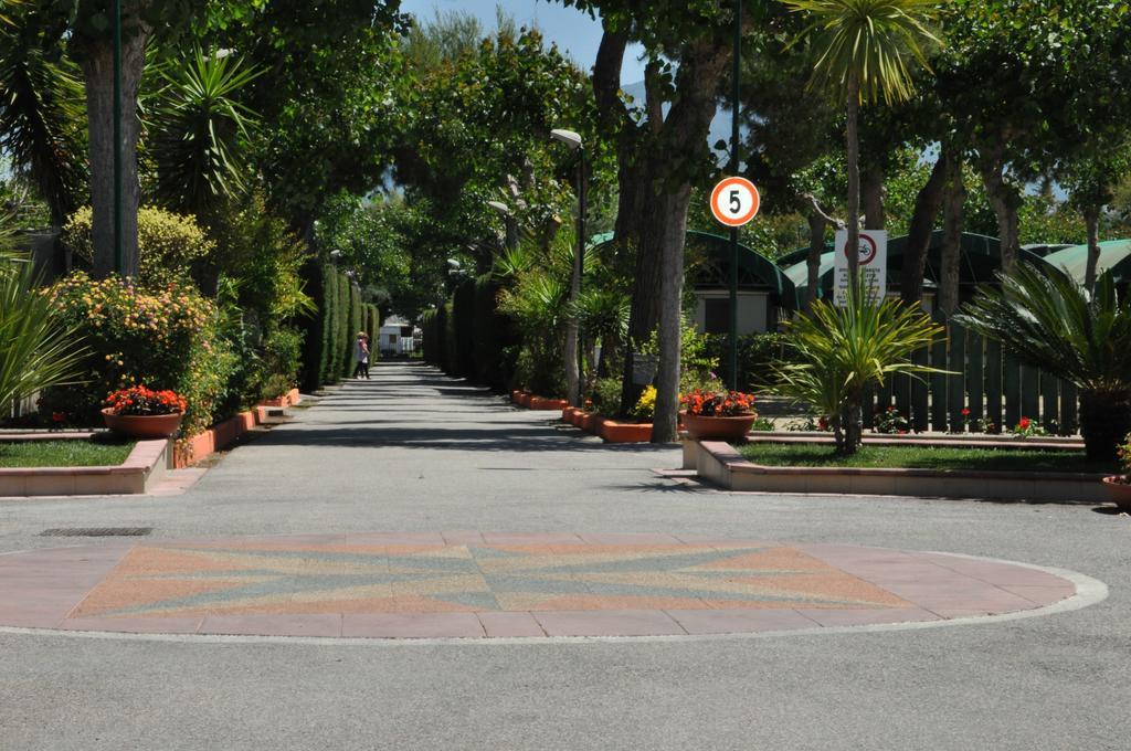 Camping Poseidonia Paestum Exterior photo